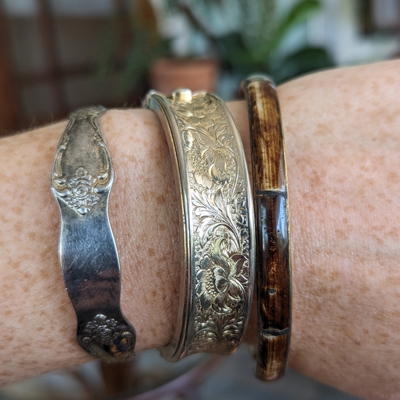 Vintage Bangles - Picture 5 of 7